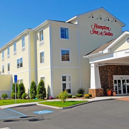 Hampton Inn & Suites Mystic Exterior photo